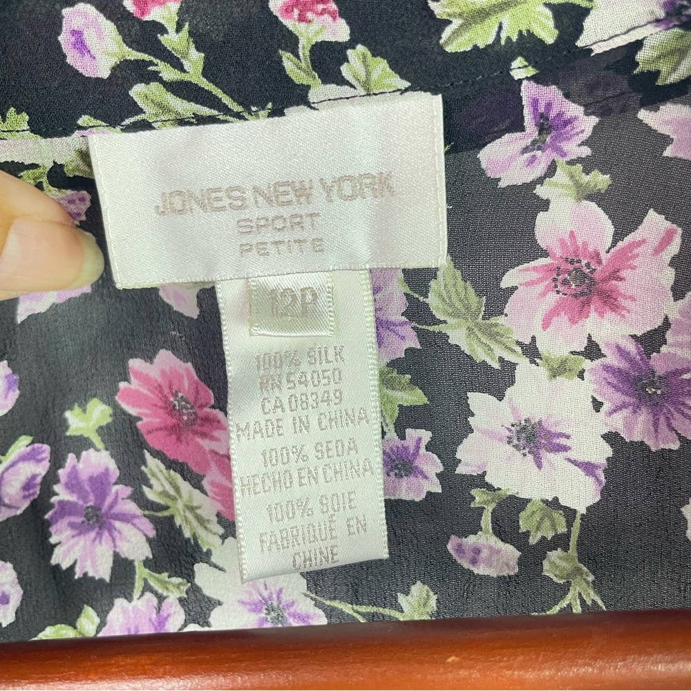 NWT JONES NY Sport Womens Sheer Floral Blouse Top Sz 12P Black Career 100% SILK - Picture 7 of 9